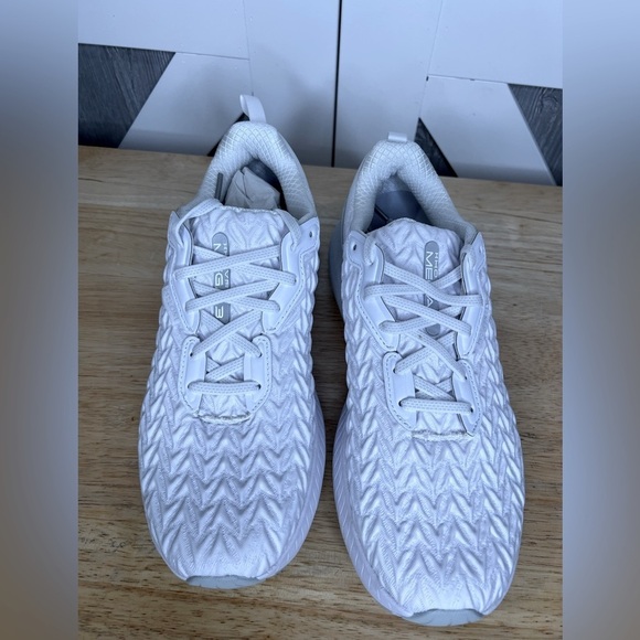 S33. Men’s UNDER ARMOUR HOVR MEGA 3 CLONE EU44/US 10 - Picture 9 of 12